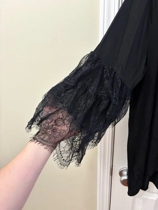 Marled Womens Plus Size 2X Black Lace Bell Sleeve Top - Picture 4 of 7